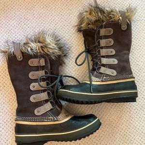 Sorel waterproof suede and rubber winter boots with faux fur trim